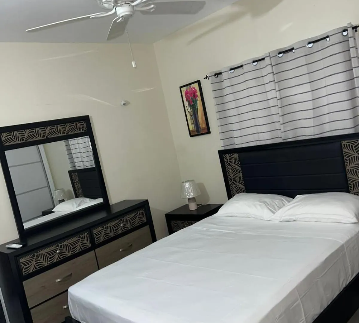 Gated Home By The Beach Lucea 0*,